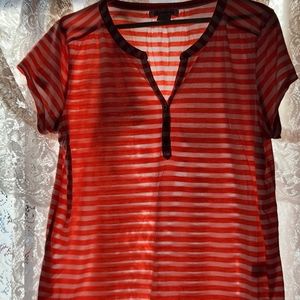 Womans short sleeve t shirt Size Large